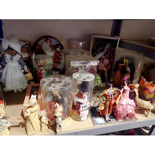 1061 - Shelf of mixed vintage dolls to include a Bruges 