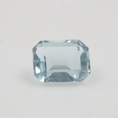 10 - Natural loose aquamarine, emerald cut, 1.3 carats. UK P&P Group 0 (£6+VAT for the first lot and £1+V... 