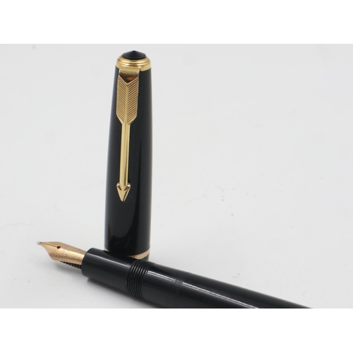 50 - Parker Duofold fountain pen with 14ct gold nib and screw cap. UK P&P Group 1 (£16+VAT for the first ... 