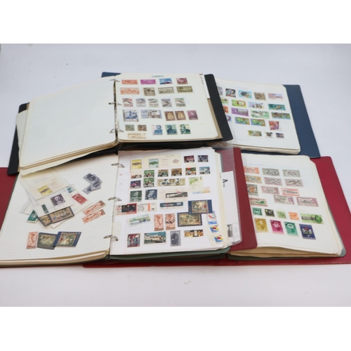 100 - Five albums of Commonwealth stamps. UK P&P Group 2 (£20+VAT for the first lot and £4+VAT for subsequ... 