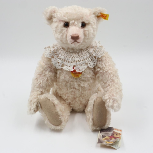 62 - Steiff Classic white bear, 0026005. H: 40cm. UK P&P Group 1 (£16+VAT for the first lot and £2+VAT fo... 