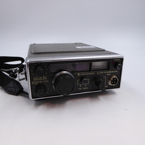 432 - Kenwood VHF FM transmitter, model TR-7500, with mic and instructions. Not available for in-house P&P