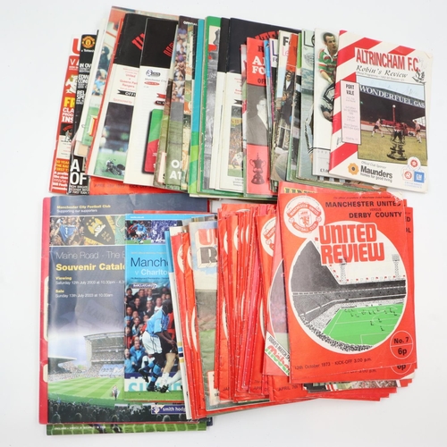 231 - Collection of football programmes, mainly 1970s Manchester United. UK P&P Group 2 (£20+VAT for the f... 