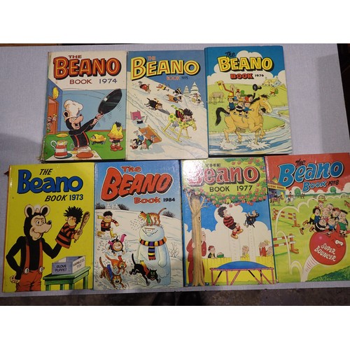 1028 - Football monthly magazine from 1960s and Beano annuals. Not available for in-house P&P