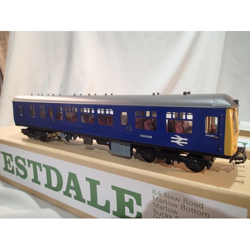 2053 - O gauge West Dale kits to make class 108 DMU, one driving car finished, one centre coach part finish... 