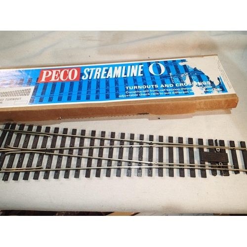 2063 - O gauge Peco SL-E792BH left hand point, very good to excellent condition, spring requires attention,... 