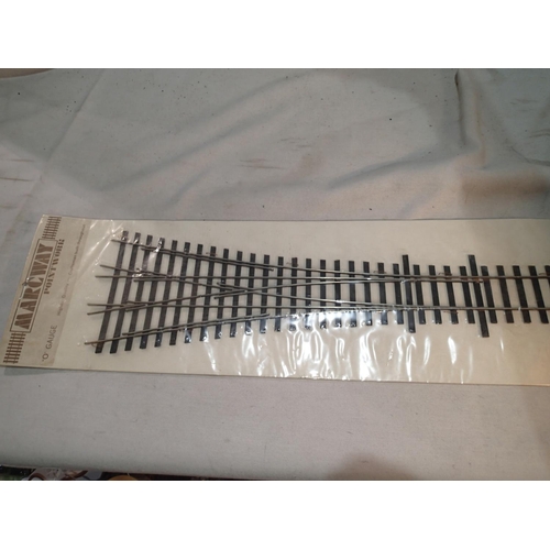 2064 - O gauge Marcway 3 way 72inch rad point, new in pack. UK P&P Group 1 (£16+VAT for the first lot and £... 