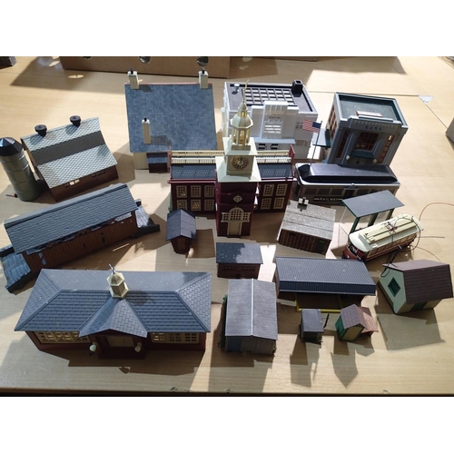 2065 - O gauge selection of kit/scratch built buildings, mostly American style, including hospital. UK P&P ... 