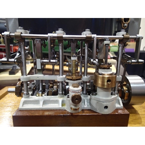 2123 - Live steam triple expansion steam engine, 10 inch long, 4 inch wide, 8 inch high, been a display mod... 