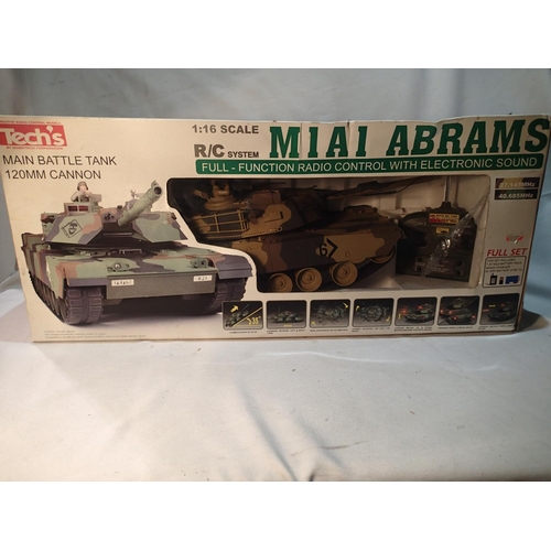 2197 - Boxed Tech's 1:16 scale M1A1 Abrams Battle Tank. Item appears in excellent condition, some storage w... 