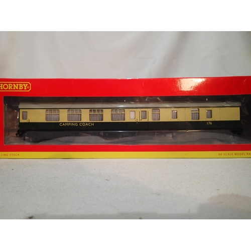 2305 - Hornby R4604 MKI Camping-Coach, green/cream, no. 176, near mint, boxed. UK P&P Group 1 (£16+VAT for ... 