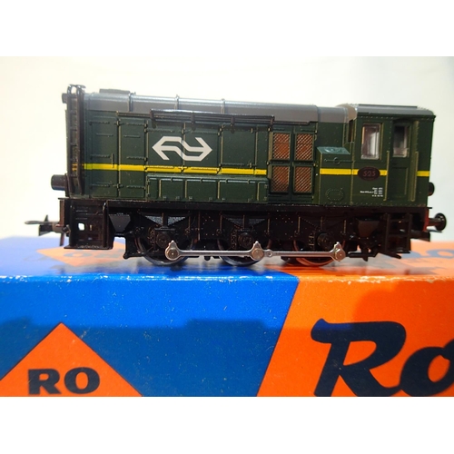 2416 - HO scale Continental outline, Roco 04160A, 0.6.0 diesel shunter, green, 523, excellent condition, mi... 