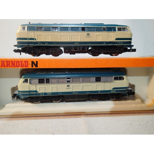 2424 - Two N gauge Continental outline diesel locomotives, Arnold Bo-Bo diesel, Fleischmann Bo-Bo, diesel, ... 