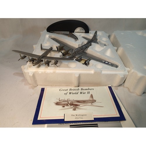 2219 - Boxed Franklin Mint Flying Fortress with paperwork and accessories in excellent condition and a Hali... 