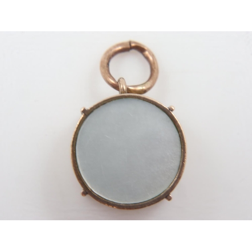 18 - Antique 9ct gold and mother of pearl drum pendant/charm, D: 10 mm, 2.0g. UK P&P Group 0 (£6+VAT for ... 