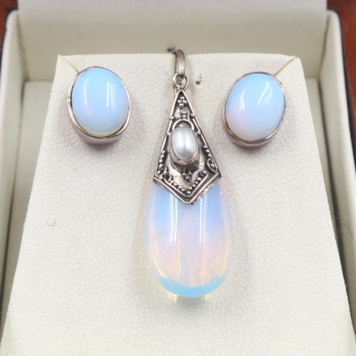 97 - Silver and opal necklace and earrings suite. UK P&P Group 1 (£16+VAT for the first lot and £2+VAT fo... 