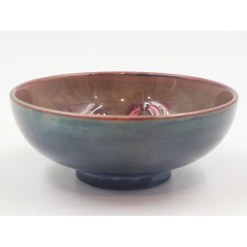 224 - Moorcroft flambé bowl, no cracks or chips.UK P&P Group 2 (£20+VAT for the first lot and £4+VAT for s... 