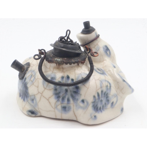 286 - Oriental blue and white ox incense burner. UK P&P Group 2 (£20+VAT for the first lot and £4+VAT for ... 