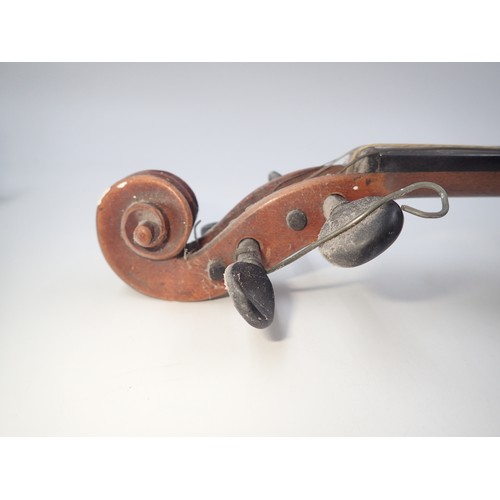 365 - Le Parisien 19th century students violin. L: 30 cm, no cracks or worm damage noted. UK P&P Group 2 (... 