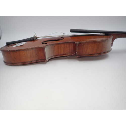 365 - Le Parisien 19th century students violin. L: 30 cm, no cracks or worm damage noted. UK P&P Group 2 (... 