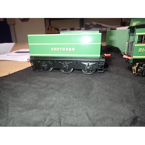 2387 - O gauge Ace Trains Bullied Pacific Tangmere 21C167, Southern malachite green, excellent condition, m... 