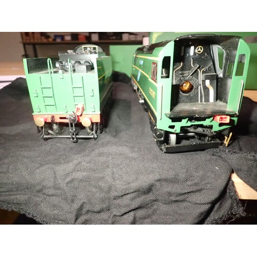 2387 - O gauge Ace Trains Bullied Pacific Tangmere 21C167, Southern malachite green, excellent condition, m... 