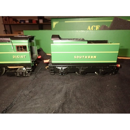 2387 - O gauge Ace Trains Bullied Pacific Tangmere 21C167, Southern malachite green, excellent condition, m... 