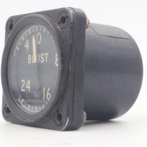 2043 - British WWII Spitfire Boost gauge, numbered 6A/2682. UK P&P Group 1 (£16+VAT for the first lot and £... 