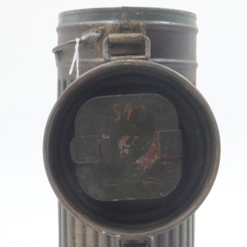 2051 - WWII German field gas mask canister in Normandy colours. UK P&P Group 1 (£16+VAT for the first lot a... 