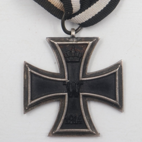 2173 - WWI Imperial German Iron Cross 2nd Class. 3 part construction with an iron core. UK P&P Group 1 (£16... 