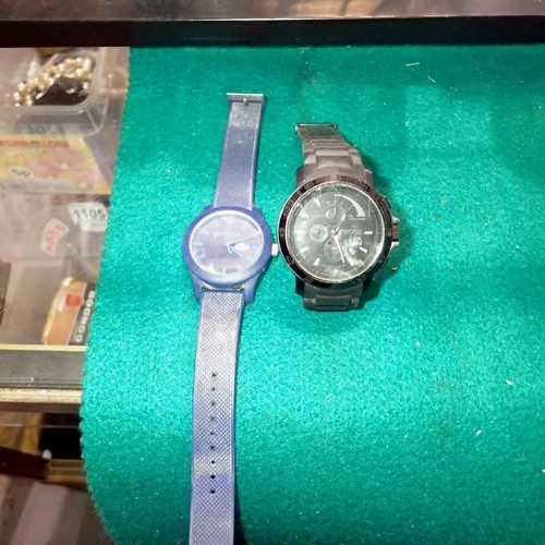 1060 - Hugo Boss and Lacoste gents wristwatches, both requiring batteries. UK P&P Group 1 (£16+VAT for the ... 