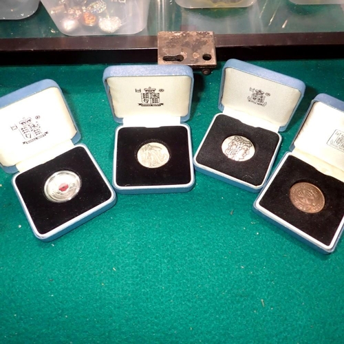 1067 - Cased commemorative coins and paduans. UK P&P Group 1 (£16+VAT for the first lot and £2+VAT for subs... 