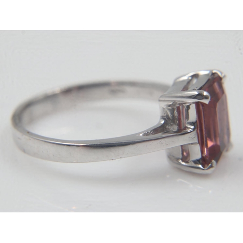 21 - 18ct white gold and emerald-cut tourmaline ring, size I/J , 2.7g. UK P&P Group 1 (£16+VAT for the fi... 