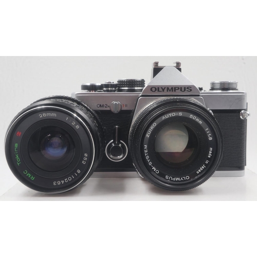 86 - Olympus OM2-N and two lenses. UK P&P Group 2 (£20+VAT for the first lot and £4+VAT for subsequent lo... 