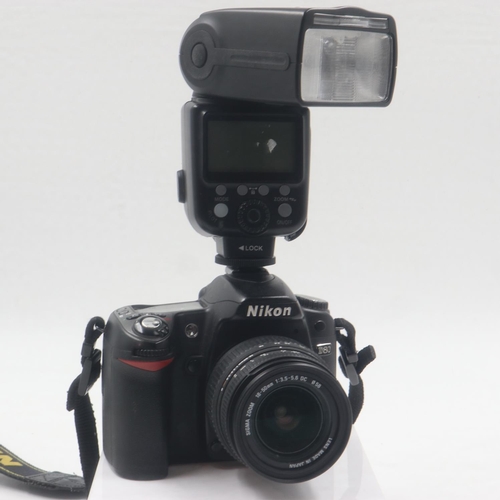 102 - Nikon D80 with lens and flash. UK P&P Group 2 (£20+VAT for the first lot and £4+VAT for subsequent l... 