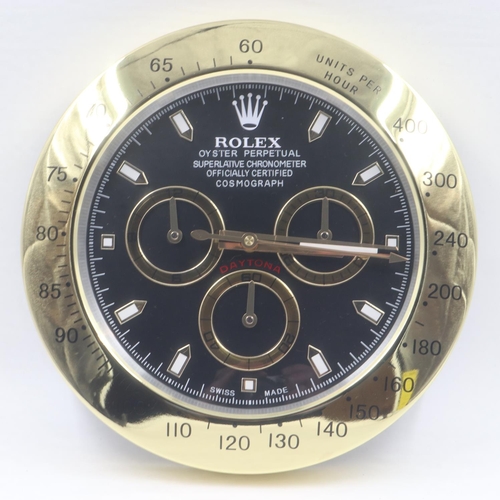 247 - Rolex dealers wall clock with Daytona Cosmograph face, gold bezel and sweeping second hand, D: 34 cm... 