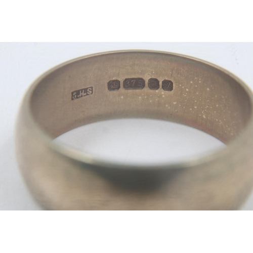 20 - Hallmarked silver ring. UK P&P Group 0 (£6+VAT for the first lot and £1+VAT for subsequent lots)