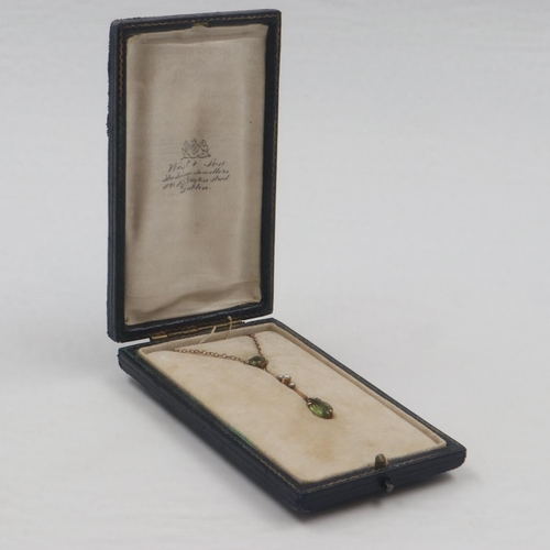 30 - Edwardian yellow metal peridot and pearl-set necklace in fitted box. UK P&P Group 0 (£6+VAT for the ... 