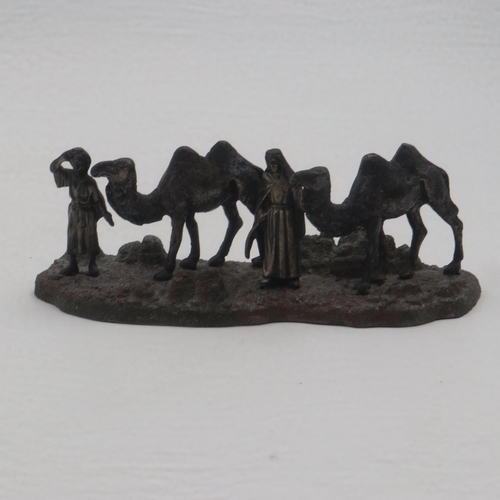 260A - Cast metal desert scene. UK P&P Group 2 (£20+VAT for the first lot and £4+VAT for subsequent lots)