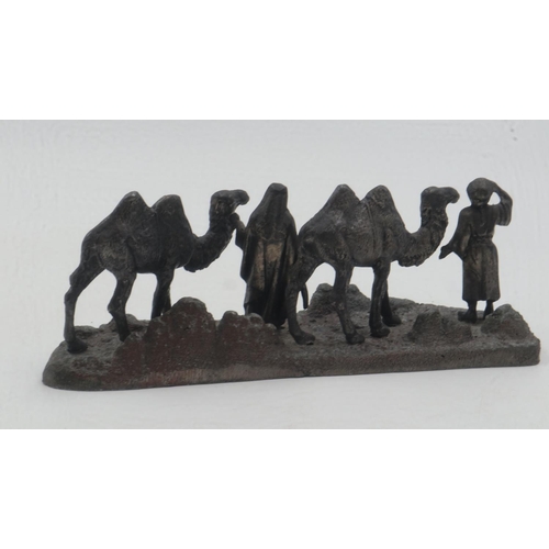 260A - Cast metal desert scene. UK P&P Group 2 (£20+VAT for the first lot and £4+VAT for subsequent lots)