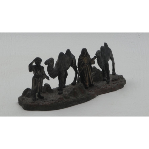 260A - Cast metal desert scene. UK P&P Group 2 (£20+VAT for the first lot and £4+VAT for subsequent lots)