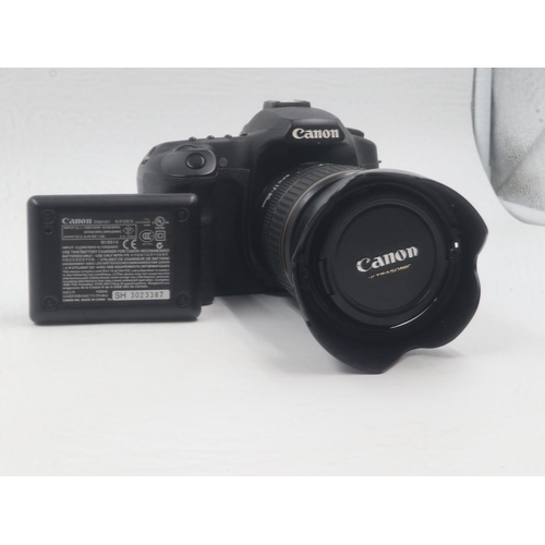 76 - Canon EOS 40D and EFS 17-85 mm USM lens. UK P&P Group 2 (£20+VAT for the first lot and £4+VAT for su... 