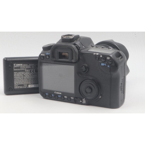 76 - Canon EOS 40D and EFS 17-85 mm USM lens. UK P&P Group 2 (£20+VAT for the first lot and £4+VAT for su... 