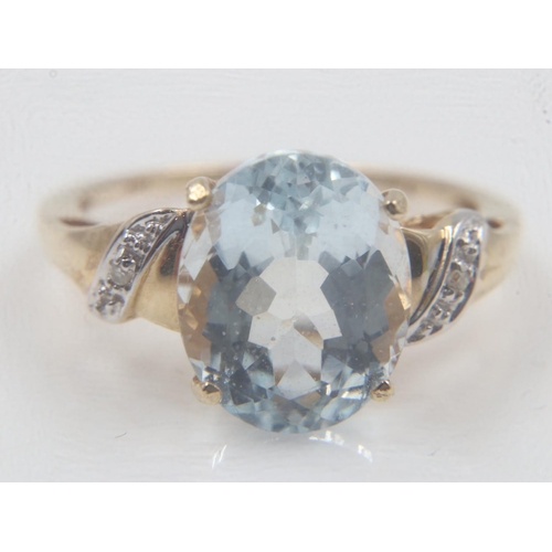 38 - 9ct gold, aquamarine and diamond ring, 3g, size O. UK P&P Group 0 (£6+VAT for the first lot and £1+V... 