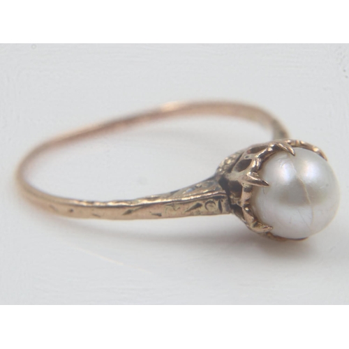 39 - 10ct gold and pearl solitaire ring, size P. UK P&P Group 0 (£6+VAT for the first lot and £1+VAT for ... 