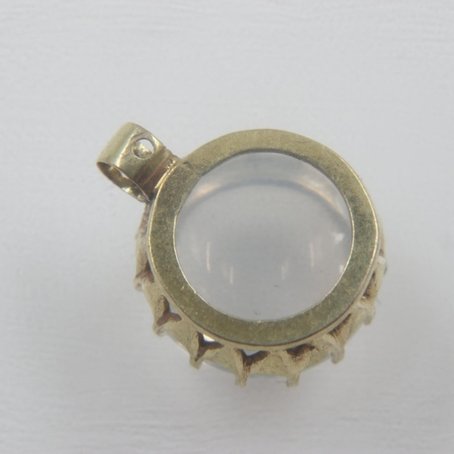 42 - Unmarked antique 15ct gold and moonstone pendant L:11mm. UK P&P Group 0 (£6+VAT for the first lot an... 