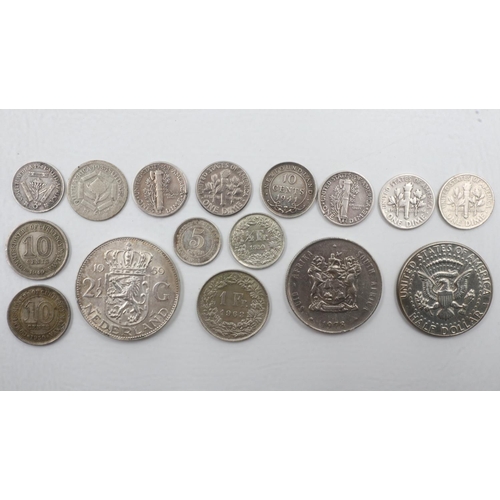 77 - WITHDRAWN: Mixed world silver coins. UK P&P Group 1 (£16+VAT for the first lot and £2+VAT for subseq... 