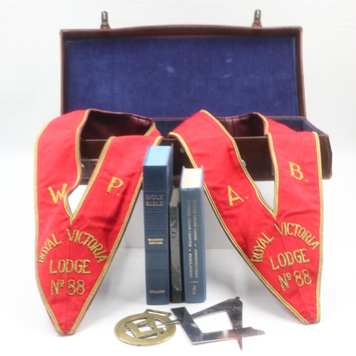 83 - Masonic leather case and Masonic contents. UK P&P Group 2 (£20+VAT for the first lot and £4+VAT for ... 