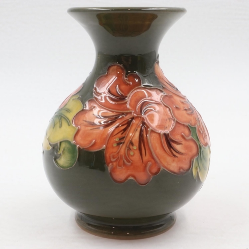 161 - Moorcroft vase in the Green Hibiscus pattern, no cracks or chips, H: 14 cm. UK P&P Group 1 (£16+VAT ... 