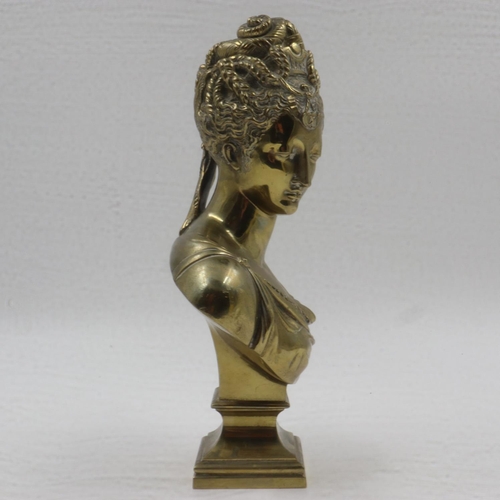 214 - Cast brass bust of a lady. UK P&P Group 2 (£20+VAT for the first lot and £4+VAT for subsequent lots)